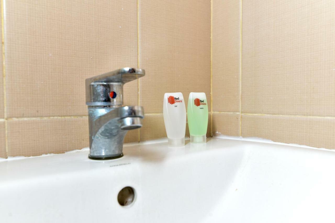 Reddoorz Near Legian Street Hotel Kuta  Ngoại thất bức ảnh