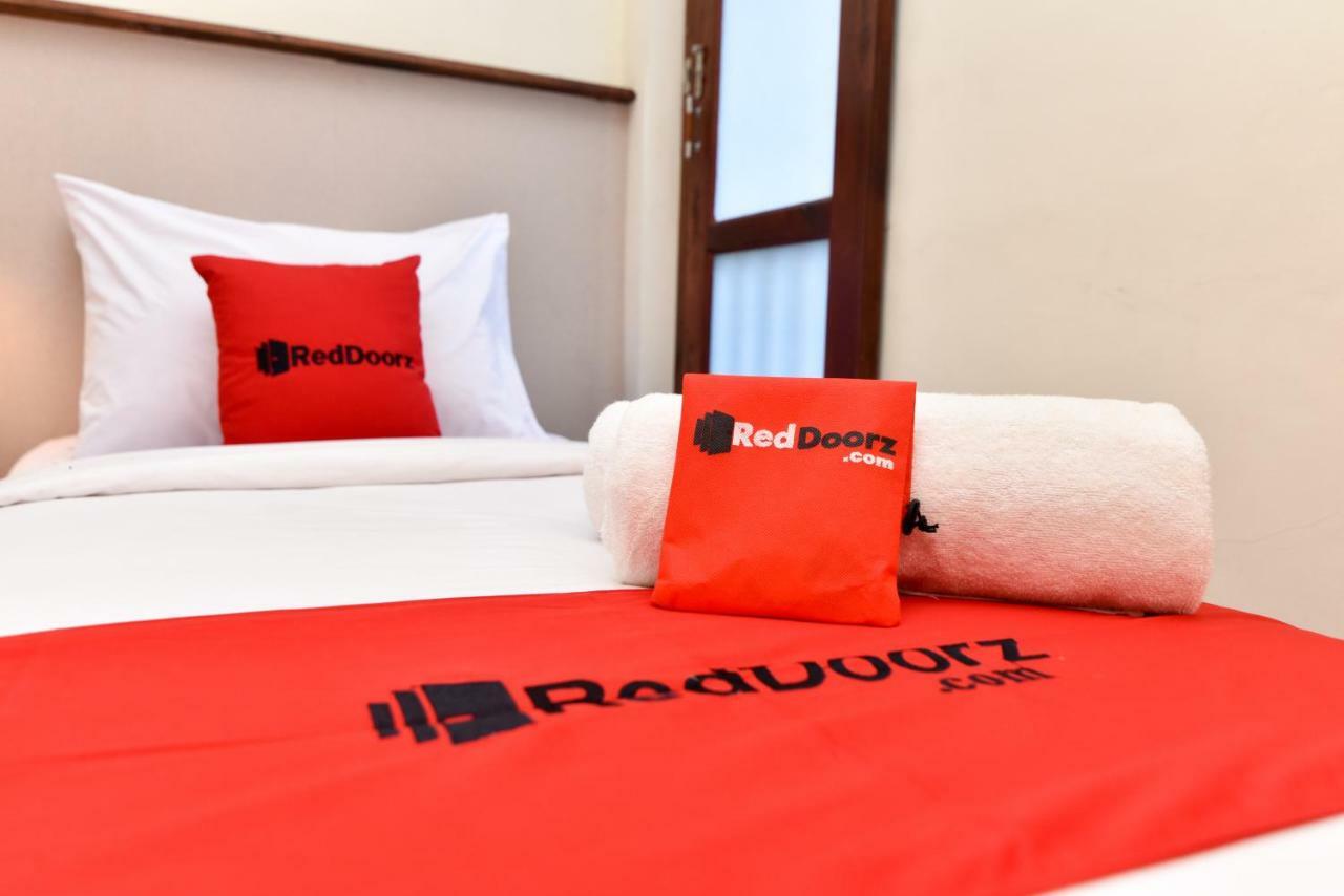 Reddoorz Near Legian Street Hotel Kuta  Ngoại thất bức ảnh