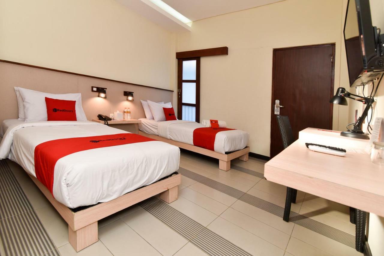 Reddoorz Near Legian Street Hotel Kuta  Ngoại thất bức ảnh